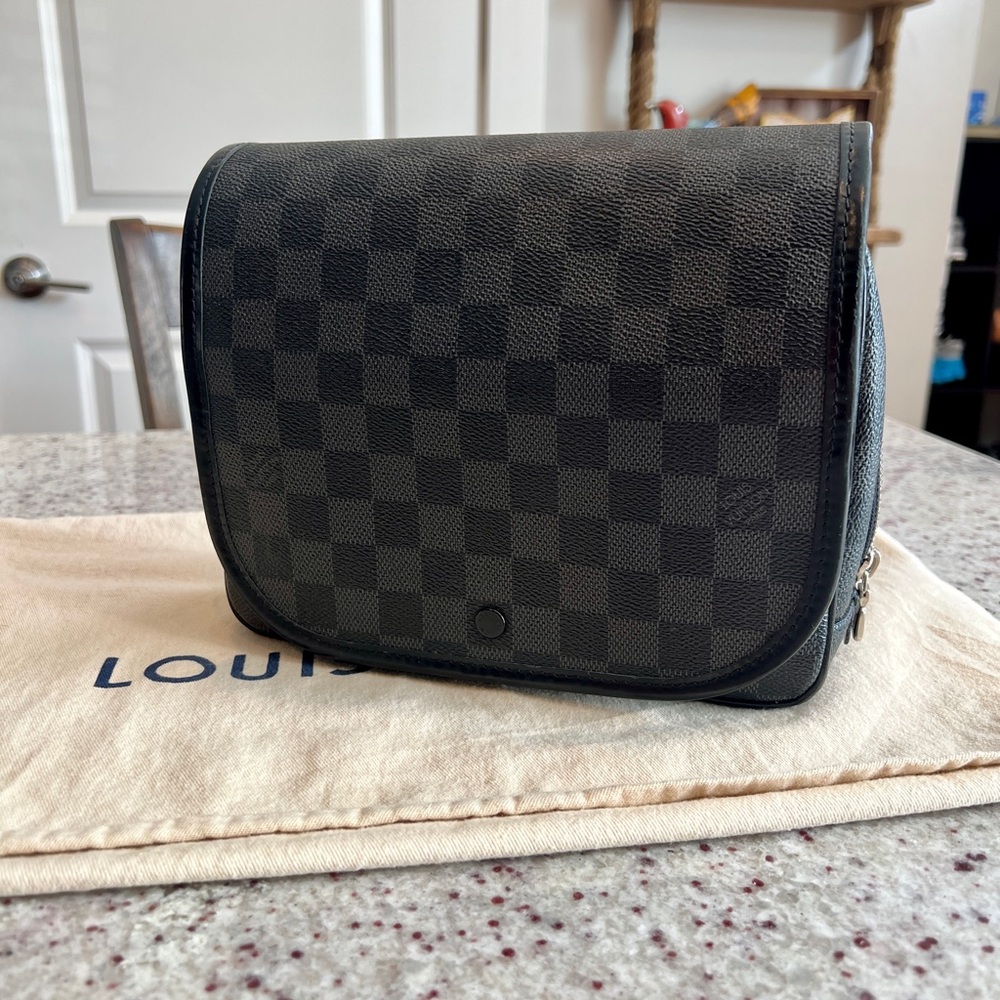 Louis Vuitton Damier Graphite Hanging Toiletry Pouch